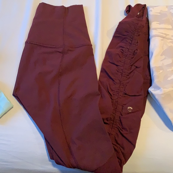 Lululemon sizes 4 and 6 lot of 3 legging pants - Picture 4 of 4